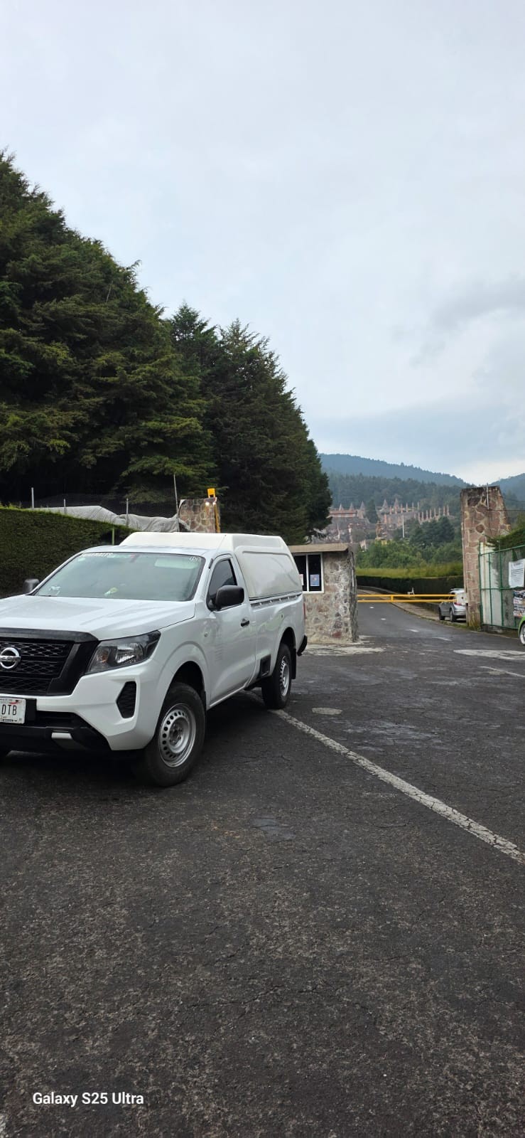 Nissan NP300 blanca